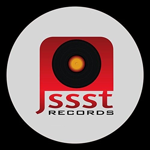 Son label est jssst records.